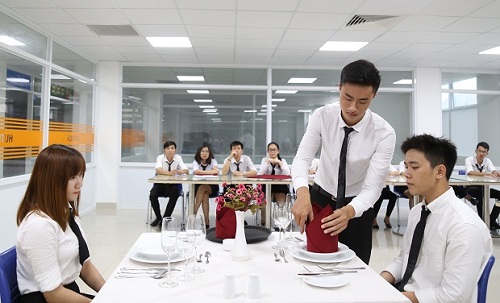 Ngành Quản trị nhà hàng và Dịch vụ ăn uống